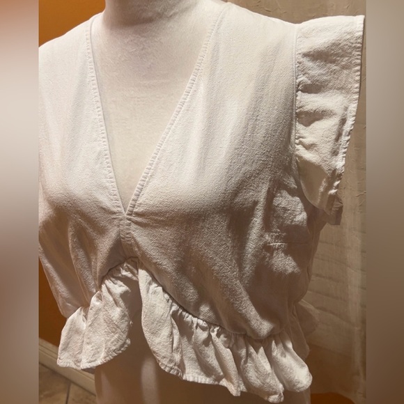 Women’s White Ruffled Shirt Top XL - Picture 4 of 9